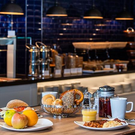 Premier Inn Hamburg City Klostertor ภายนอก รูปภาพ