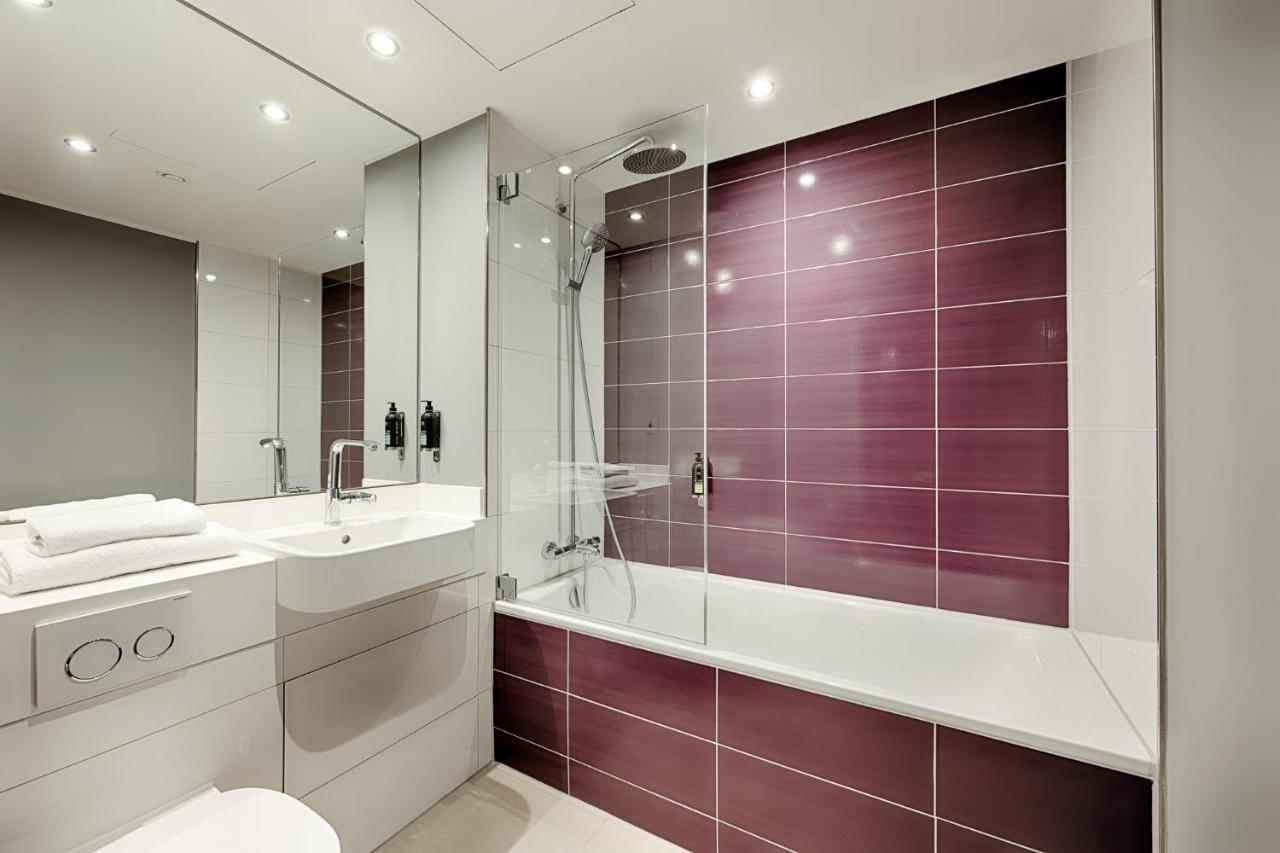 Premier Inn Hamburg City Klostertor ภายนอก รูปภาพ