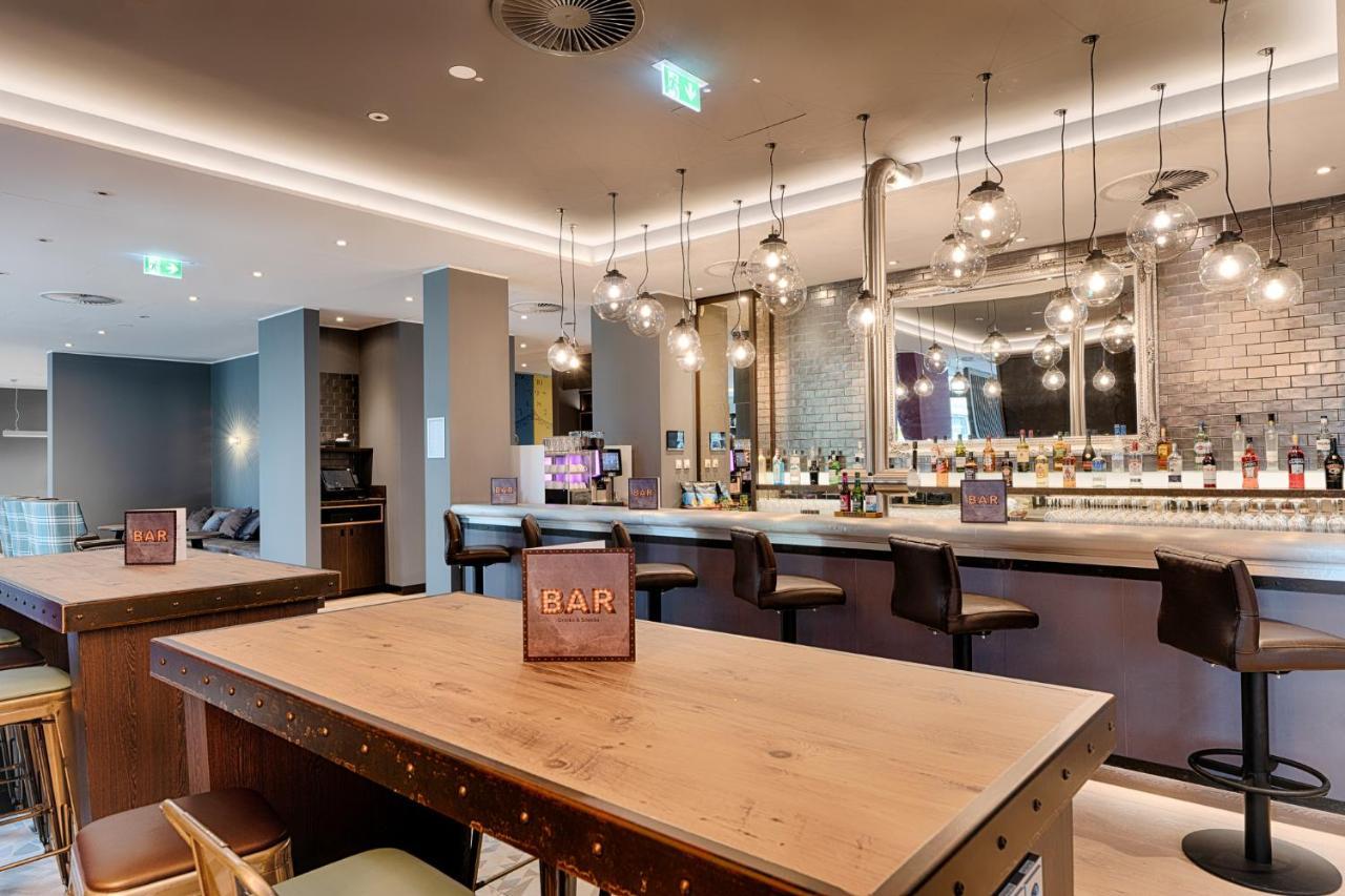 Premier Inn Hamburg City Klostertor ภายนอก รูปภาพ