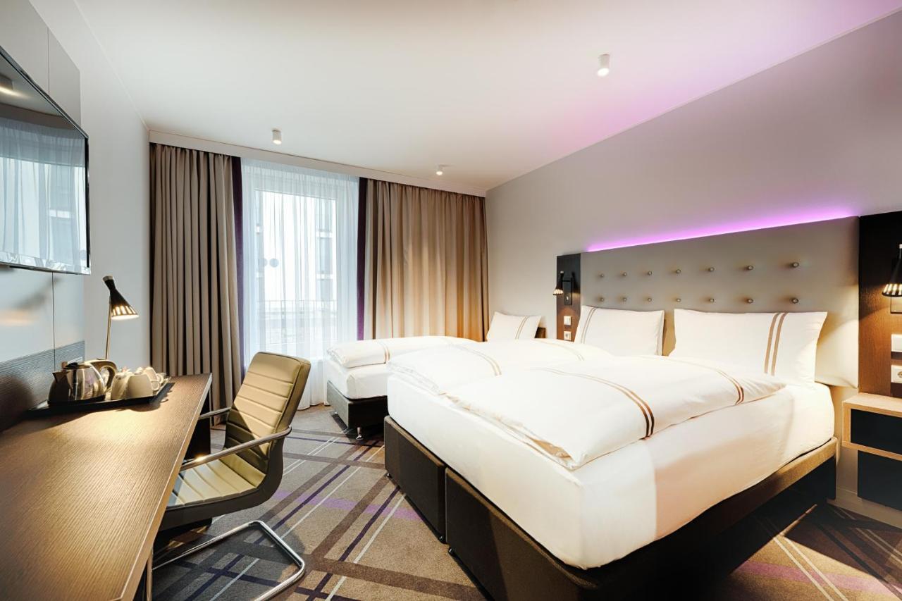 Premier Inn Hamburg City Klostertor ภายนอก รูปภาพ