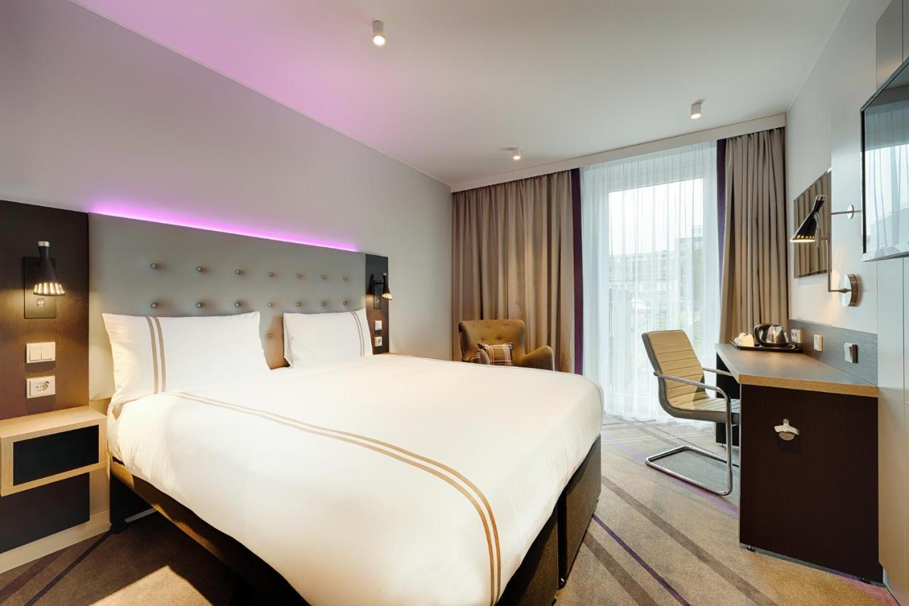 Premier Inn Hamburg City Klostertor ภายนอก รูปภาพ