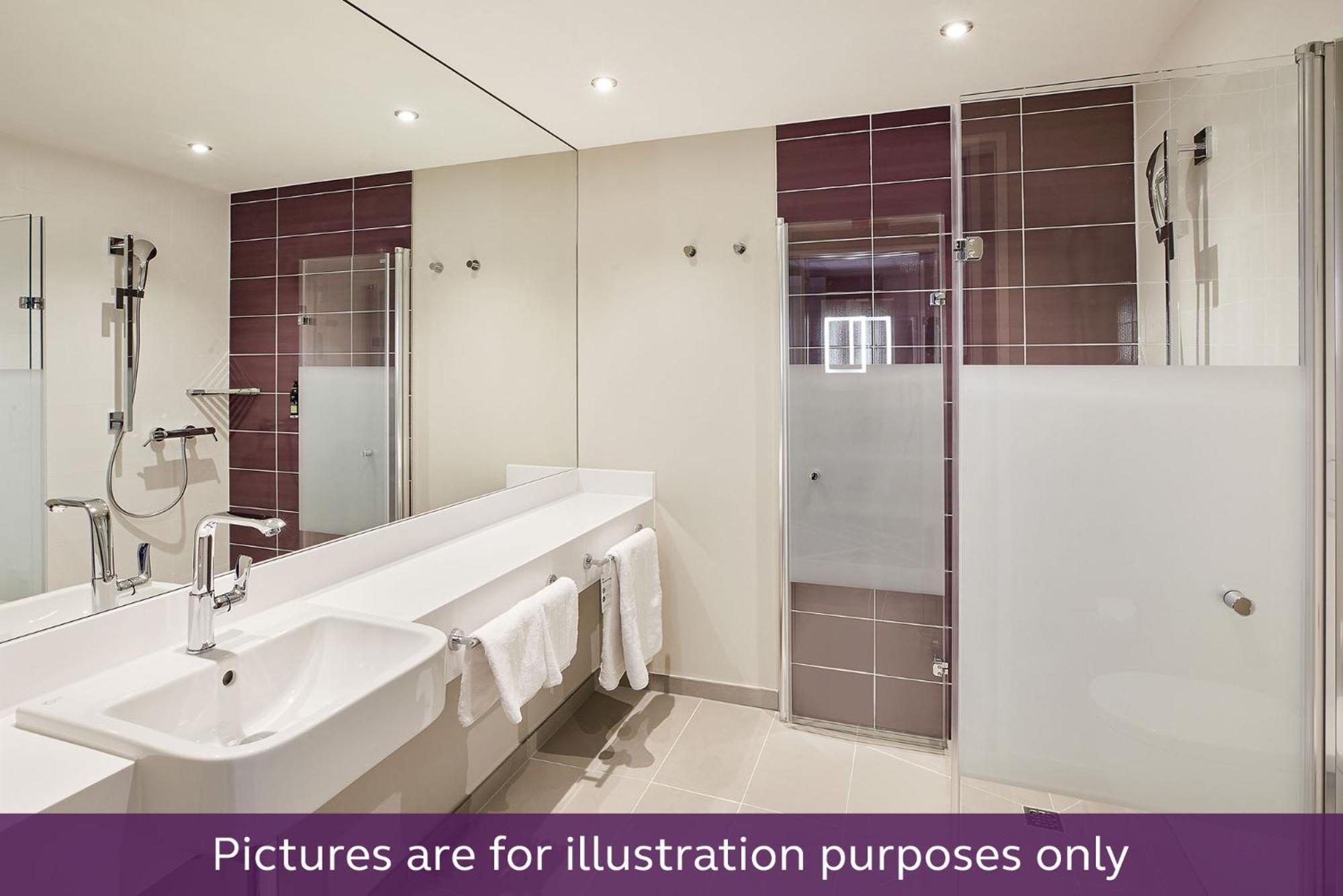 Premier Inn Hamburg City Klostertor ภายนอก รูปภาพ