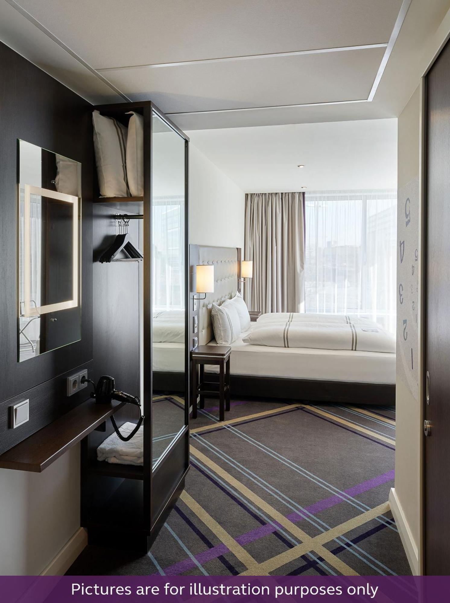 Premier Inn Hamburg City Klostertor ภายนอก รูปภาพ