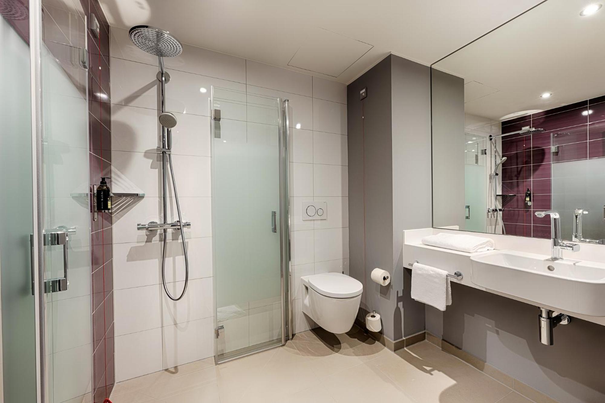 Premier Inn Hamburg City Klostertor ภายนอก รูปภาพ